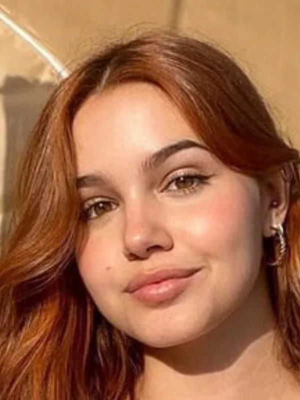 Lola González Biography – Wiki, Age, Height, Career, and Net Worth