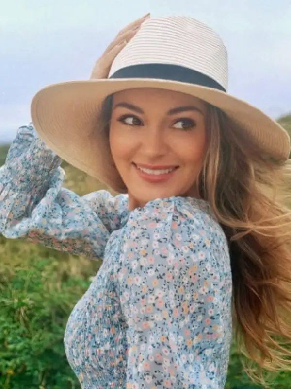 Mirabel Stuart (Model) Biography, Wiki, Age, Career, Height, Weight, Boyfriend, Net Worth & More