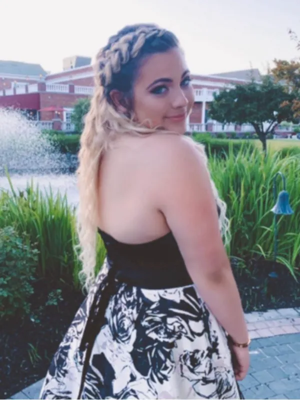 Violet Jade (Model) Biography, Wiki, Age, Career, Height, Weight, Boyfriend, Net Worth & More